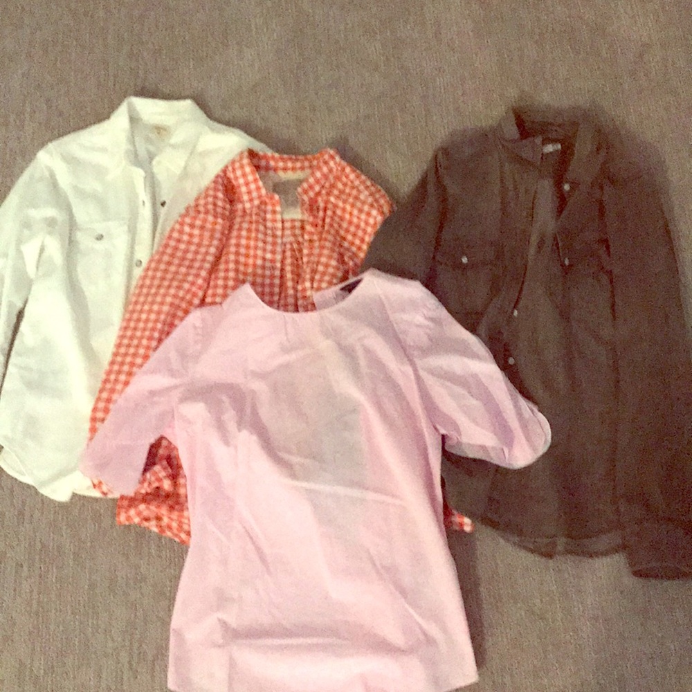 Lot of 4 button up shirts size med gap &  banana